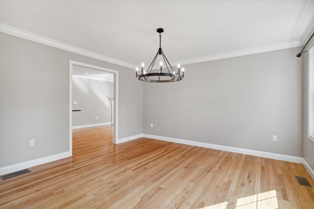 19 Benjamin Lane Reading, MA 01867 - Photo 6 of 42