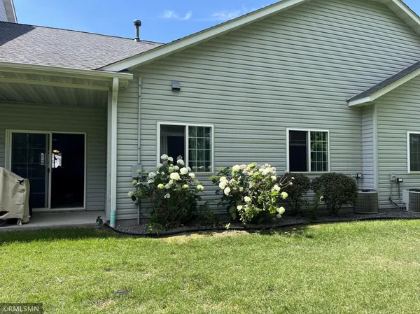 $1,900 | 2852 Brewers Lane, Stillwater, MN 55082