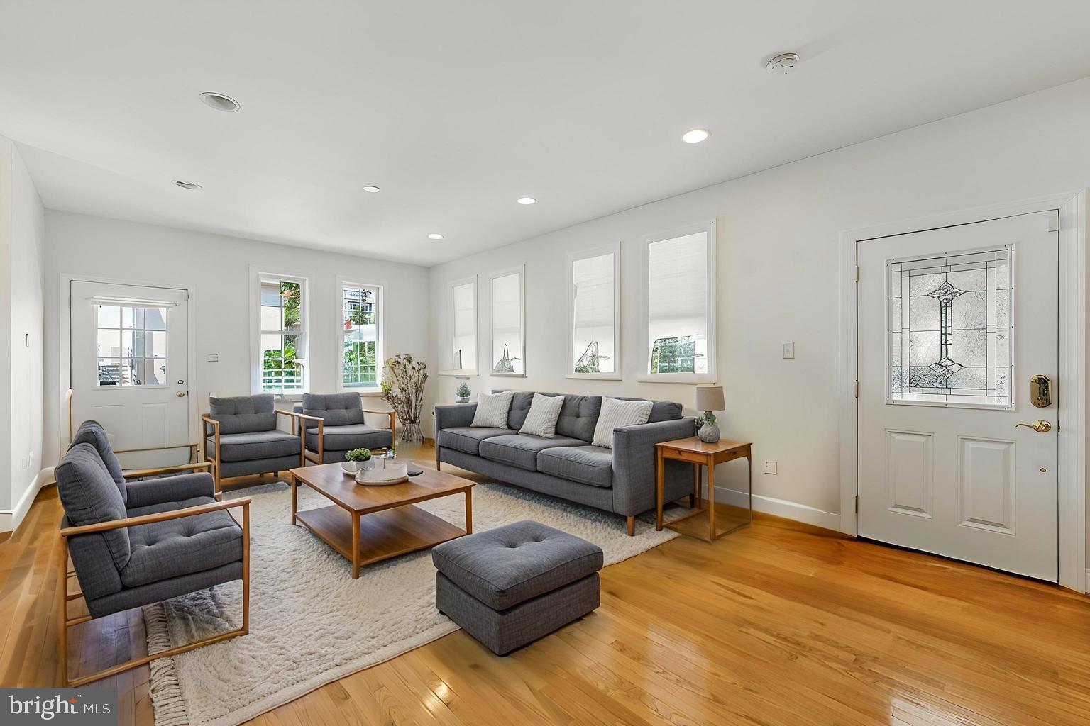 2034 Shirlington Road Arlington, VA 22204 - Photo 11 of 43 Fam Rm w/ side & rear entrances (virtually staged