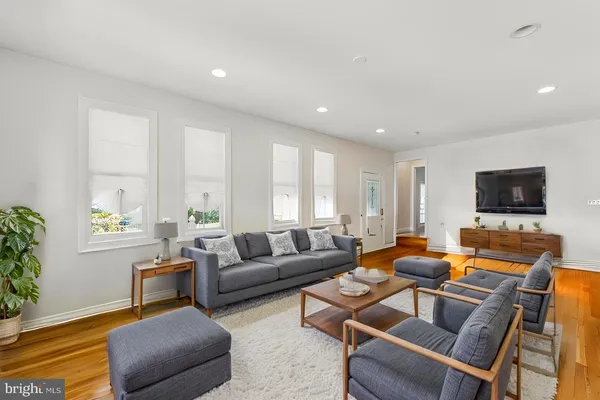 $980,000 | 2034 Shirlington Road, Arlington, VA 22204