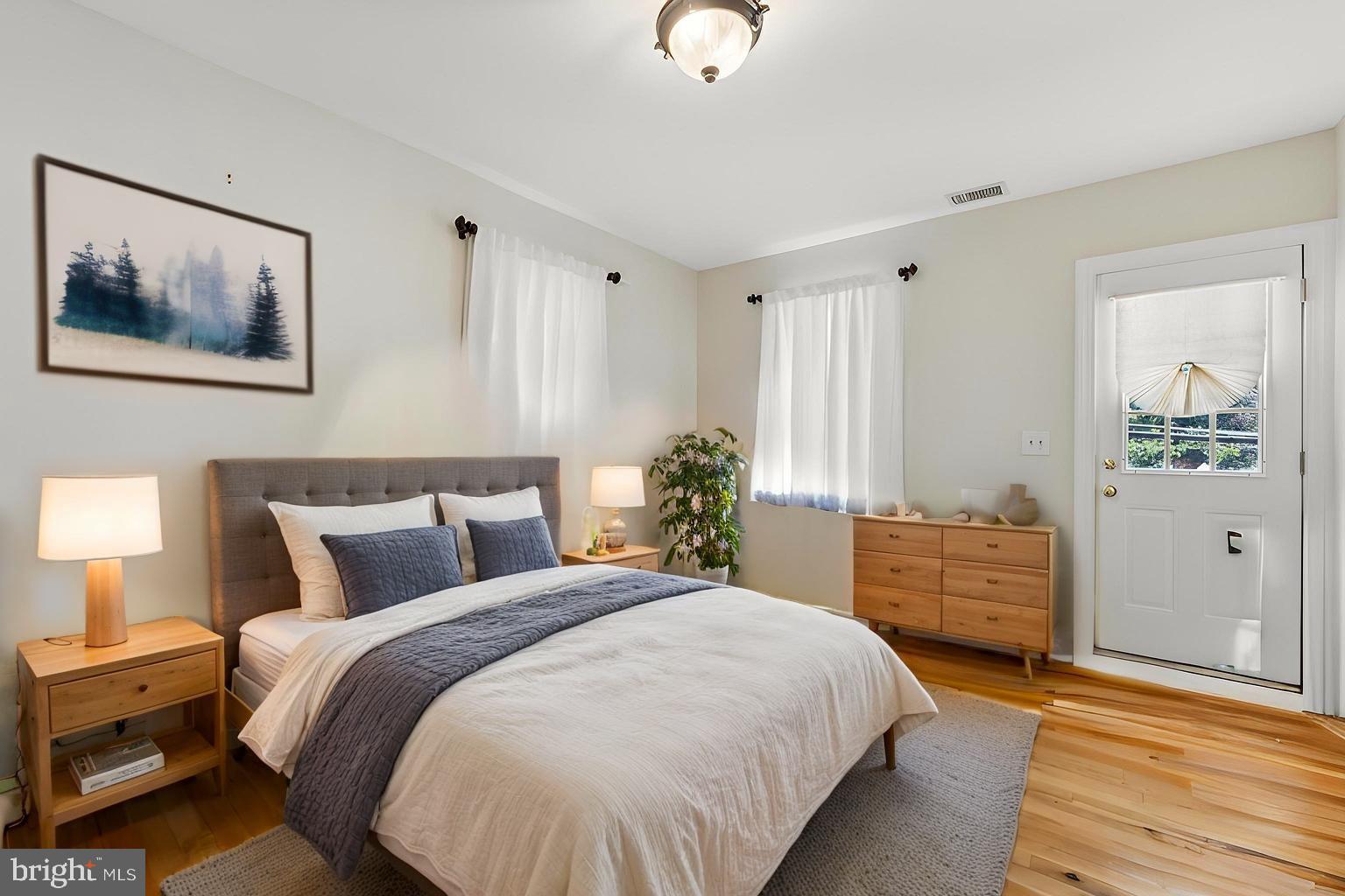 2034 Shirlington Road Arlington, VA 22204 - Photo 16 of 43 Bedroom #2 (virtually staged)