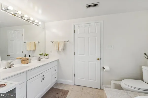 $980,000 | 2034 Shirlington Road, Arlington, VA 22204