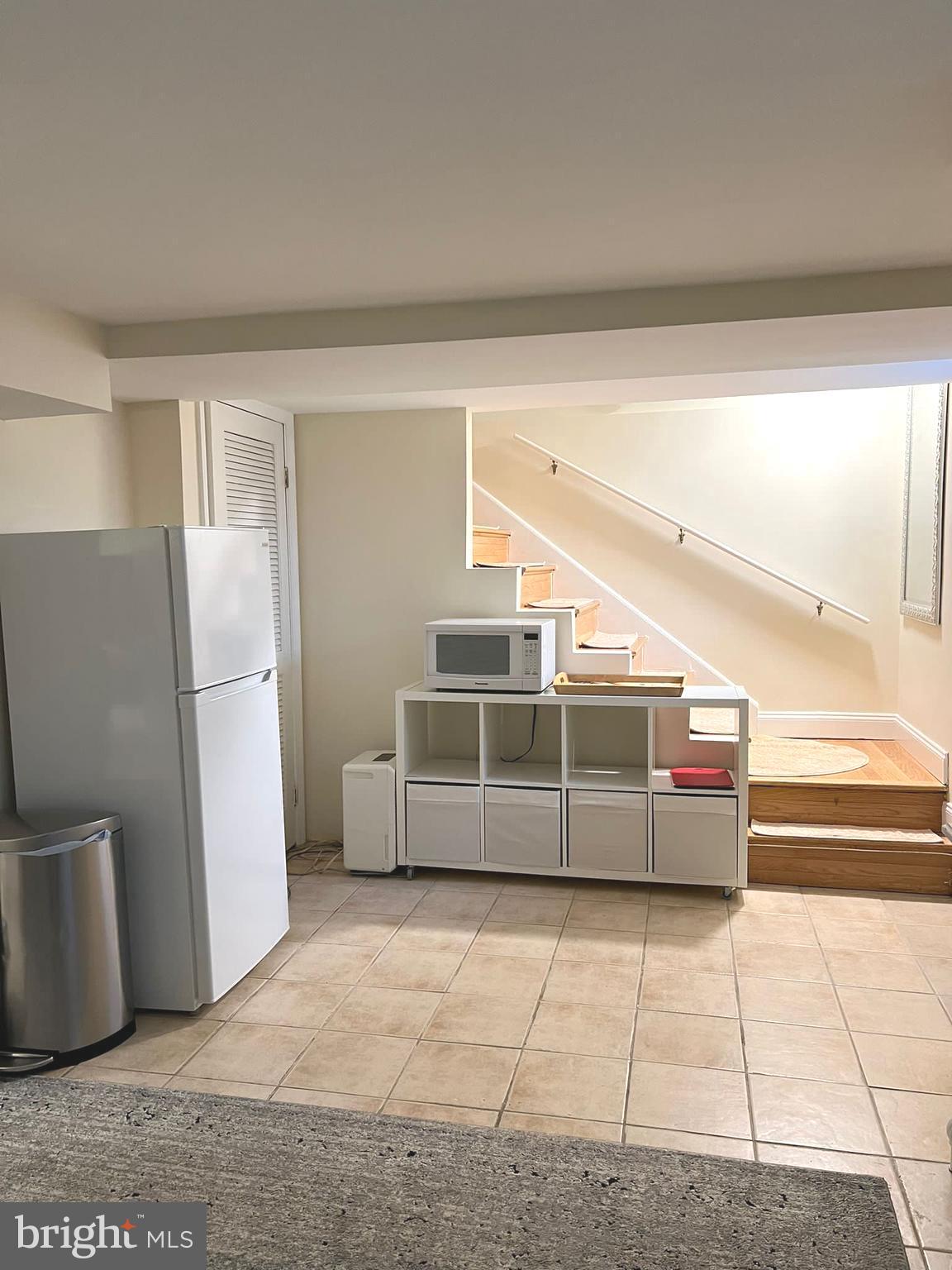 2034 Shirlington Road Arlington, VA 22204 - Photo 30 of 43 Kitchenette area