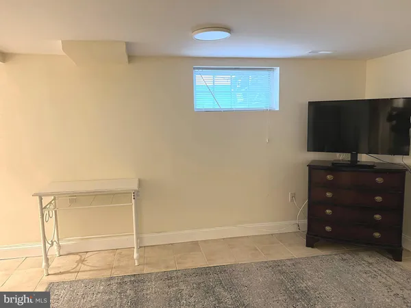 $980,000 | 2034 Shirlington Road, Arlington, VA 22204