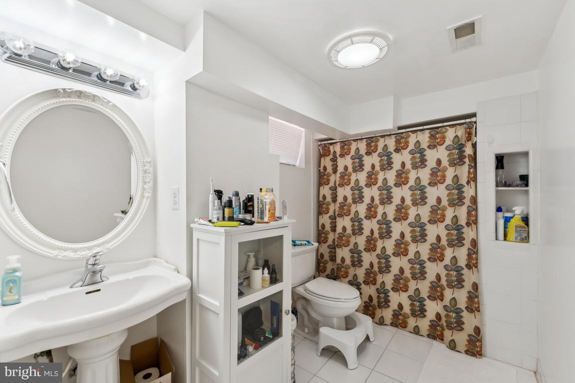 2034 Shirlington Road Arlington, VA 22204 - Photo 33 of 43 Full bath with shower in LL