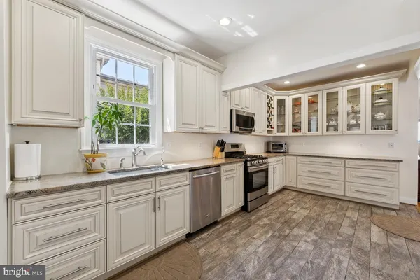 $980,000 | 2034 Shirlington Road, Arlington, VA 22204