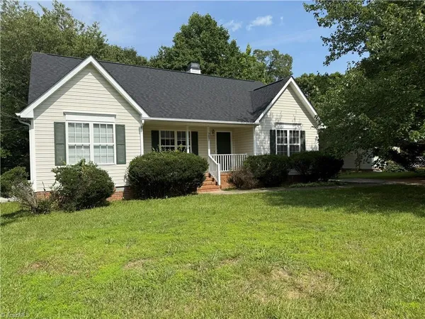 $275,000 | 3007 Brookrun Drive, Jamestown, NC 27282