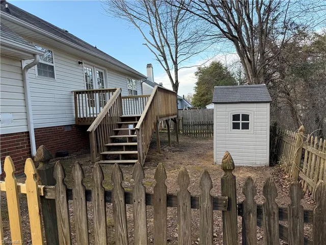 $275,000 | 3007 Brookrun Drive, Jamestown, NC 27282