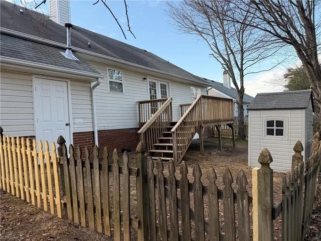 $275,000 | 3007 Brookrun Drive, Jamestown, NC 27282