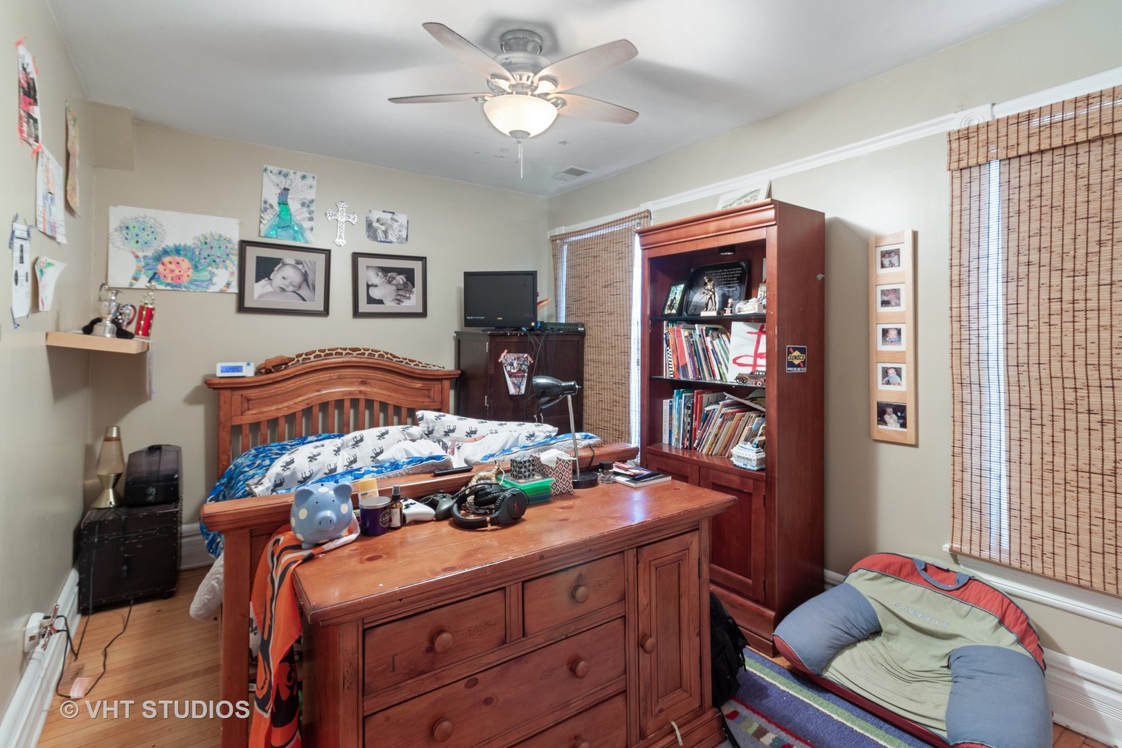 136 Scottswood Road Riverside, IL 60546 - Photo 13 of 20 a bedroom with a bed and furniture