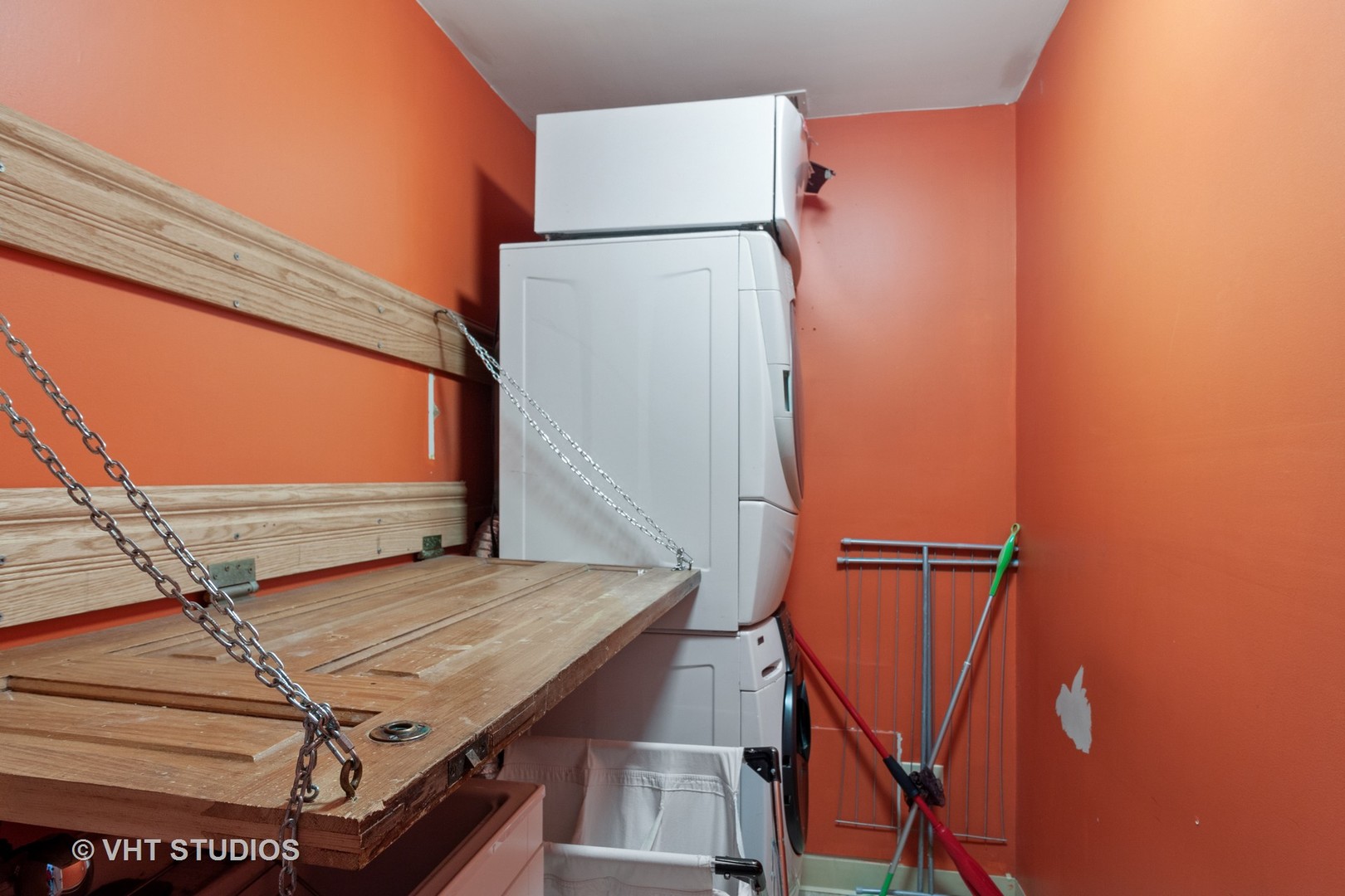 136 Scottswood Road Riverside, IL 60546 - Photo 17 of 20 a view of a room with gym equipment