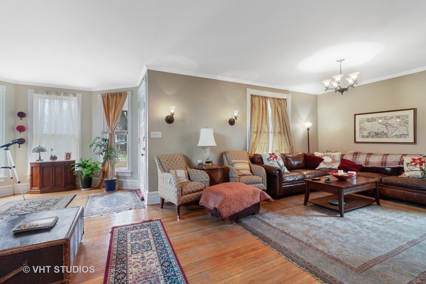 136 Scottswood Road Riverside, IL 60546 - Photo 5 of 20 a living room with furniture wooden floor and window
