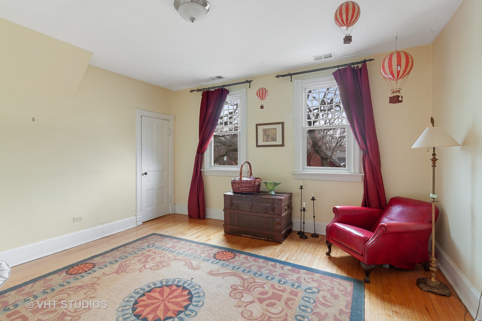 136 Scottswood Road Riverside, IL 60546 - Photo 9 of 20 a living room with furniture and a window