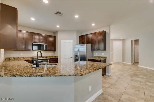 $2,700 | 137 Littlestone Street, Henderson, NV 89074