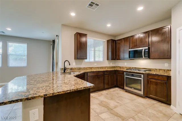 $2,700 | 137 Littlestone Street, Henderson, NV 89074