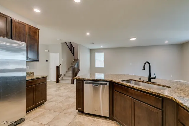 $2,700 | 137 Littlestone Street, Henderson, NV 89074