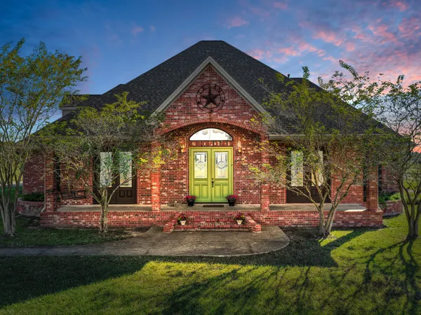 $850,000 | 26189 Farm To Market Road 365, Beaumont, TX 77705