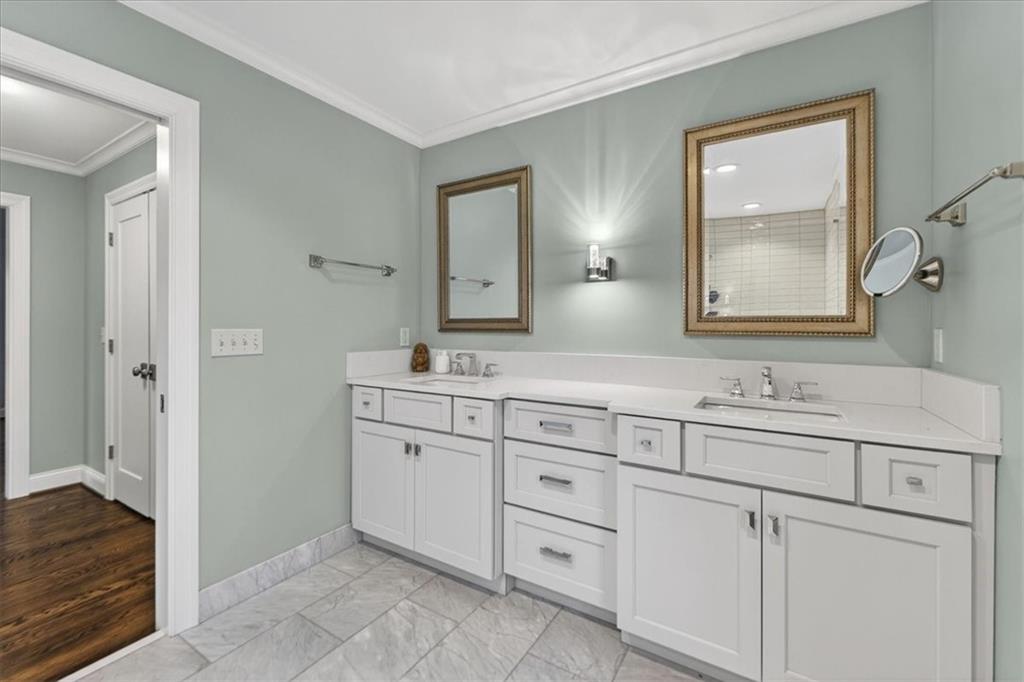 9815 Belinder Road Leawood, KS 66206 - Photo 29 of 82