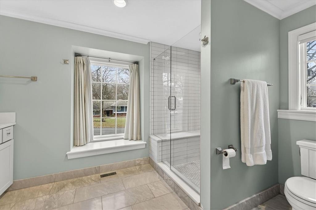 9815 Belinder Road Leawood, KS 66206 - Photo 31 of 81