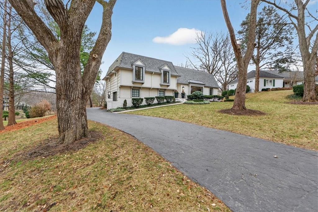 9815 Belinder Road Leawood, KS 66206 - Photo 4 of 82