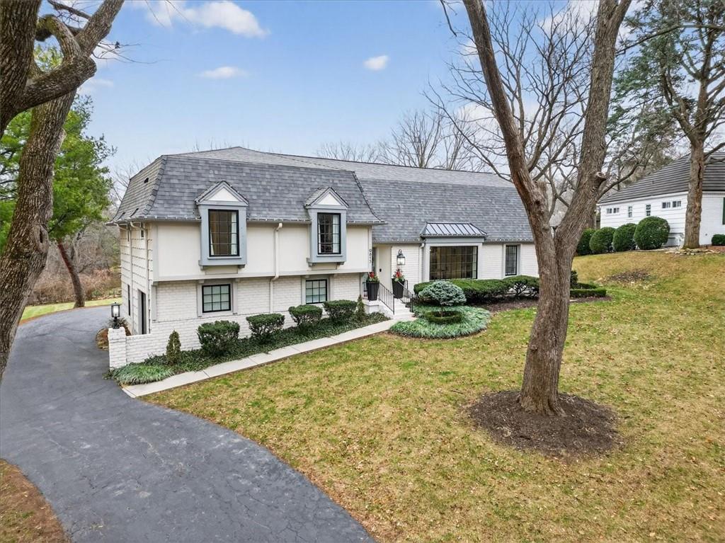 9815 Belinder Road Leawood, KS 66206 - Photo 4 of 81