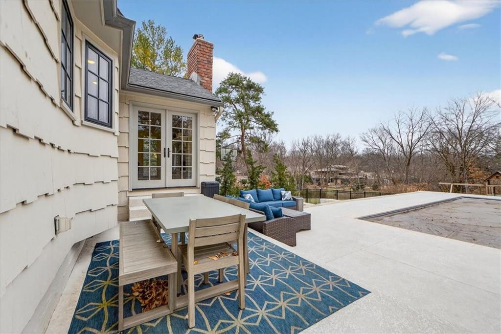 9815 Belinder Road Leawood, KS 66206 - Photo 67 of 81