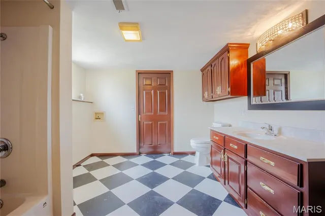 $485,100 | 8620 Highway 163, Belleville, IL 62223