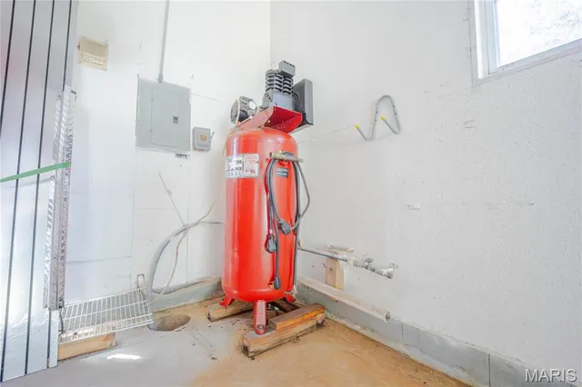 $485,100 | 8620 Highway 163, Belleville, IL 62223