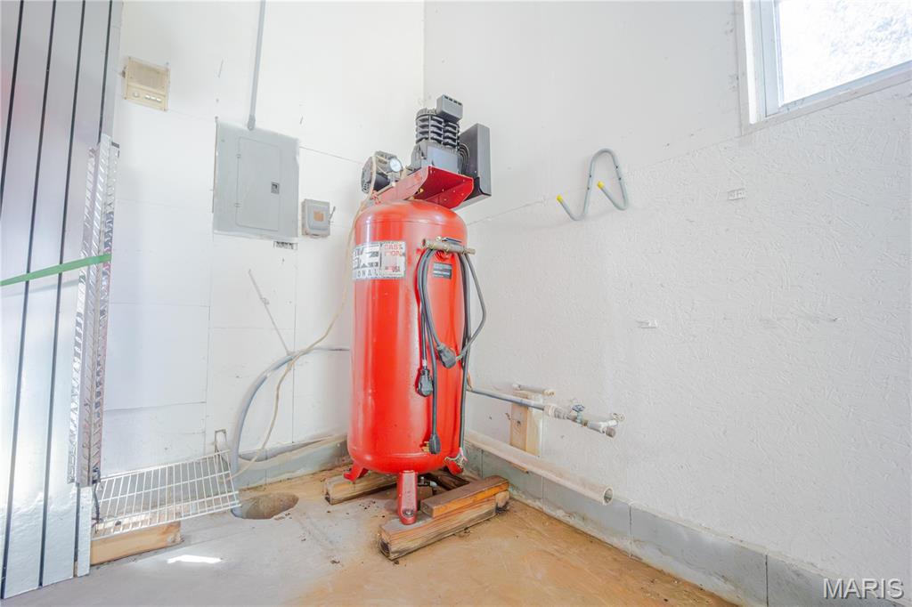 8620 Highway 163 Belleville, IL 62223 - Photo 39 of 49