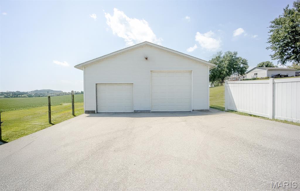 8620 Highway 163 Belleville, IL 62223 - Photo 4 of 49