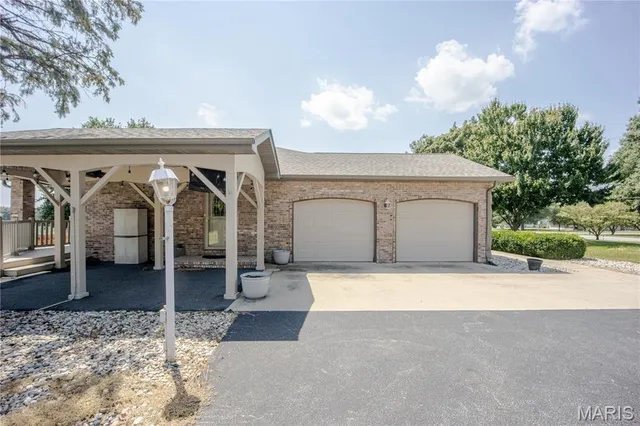 $485,100 | 8620 Highway 163, Belleville, IL 62223