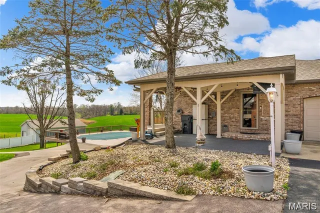 $485,100 | 8620 Highway 163, Belleville, IL 62223