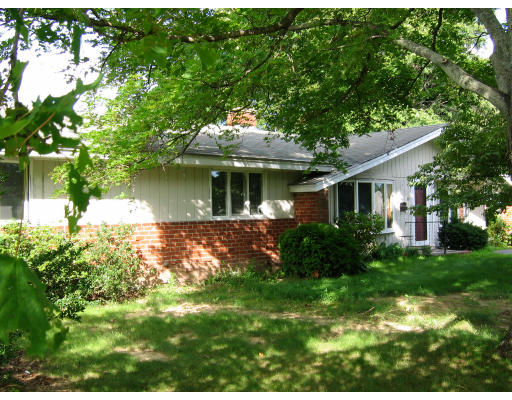 35 North Shetland Road Danvers, MA 01923 - Photo 3 of 5 Gallery Image 3