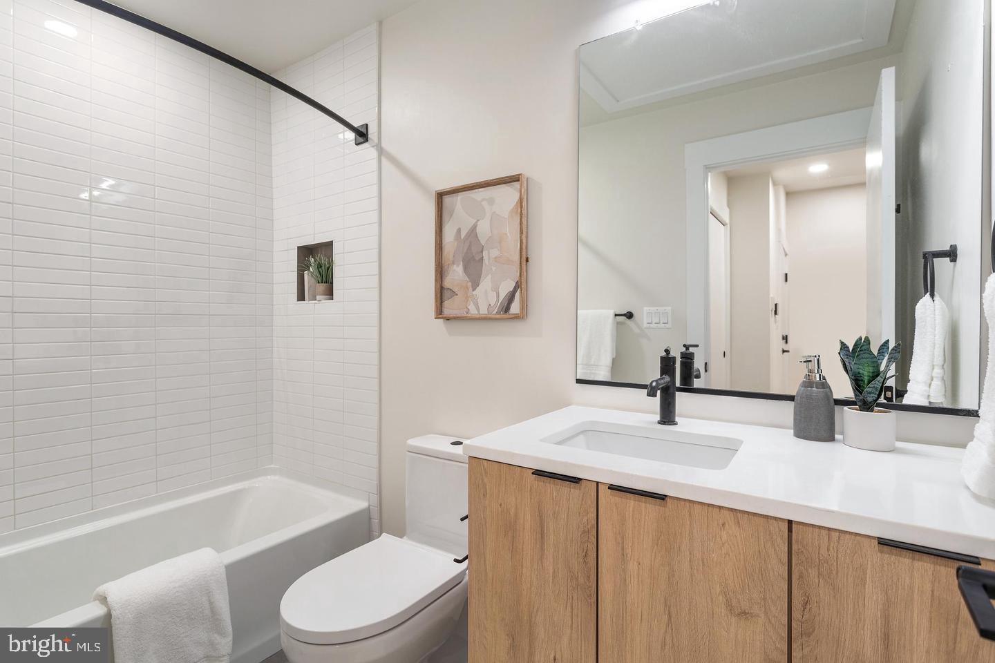 733 8th Street Southeast, Unit 1 Washington, DC 20003 - Photo 11 of 13