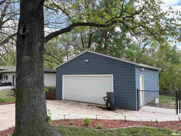 $199,900 | 3306 West Glen Avenue, Peoria, IL 61615