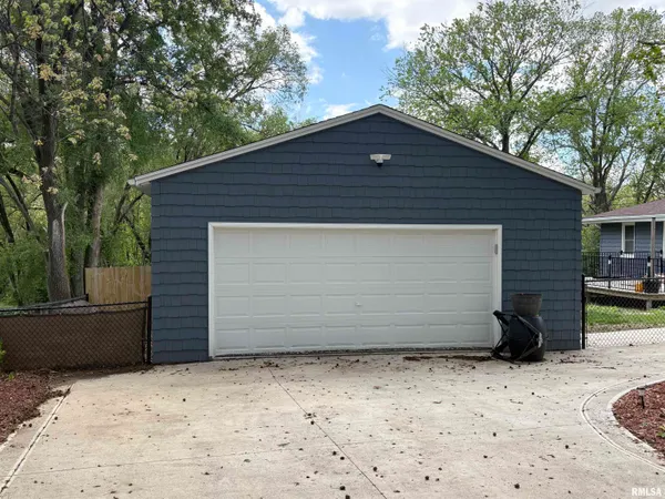 $199,900 | 3306 West Glen Avenue, Peoria, IL 61615