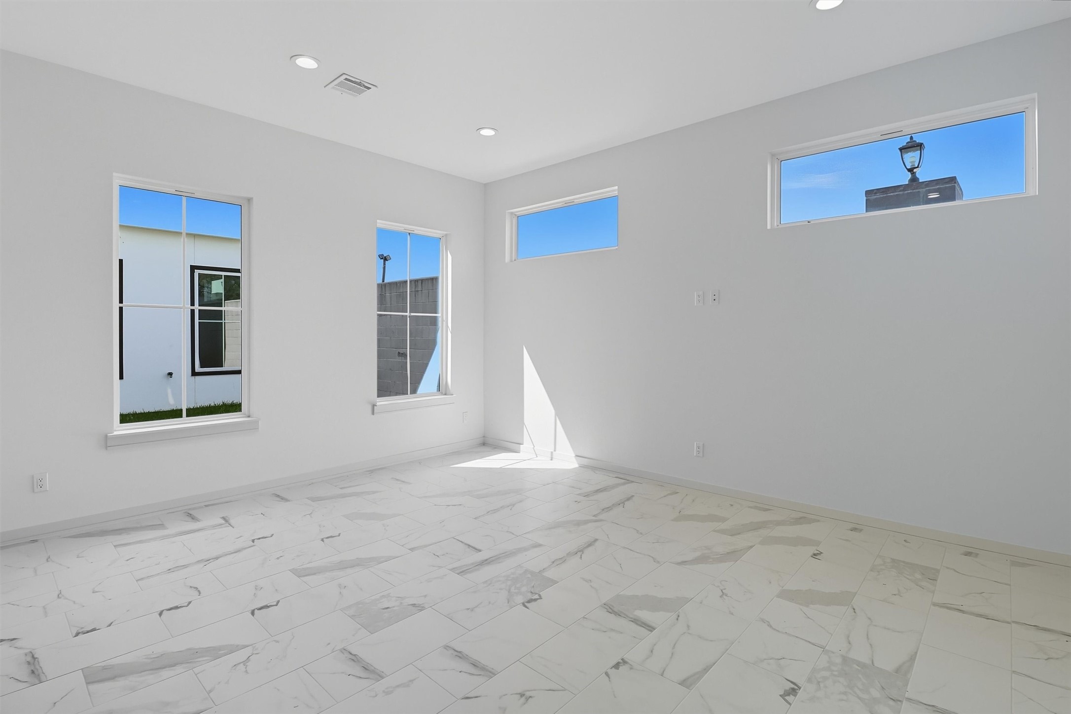 2924 El Fenice Lane Houston, TX 77057 - Photo 16 of 39 a view of an empty room