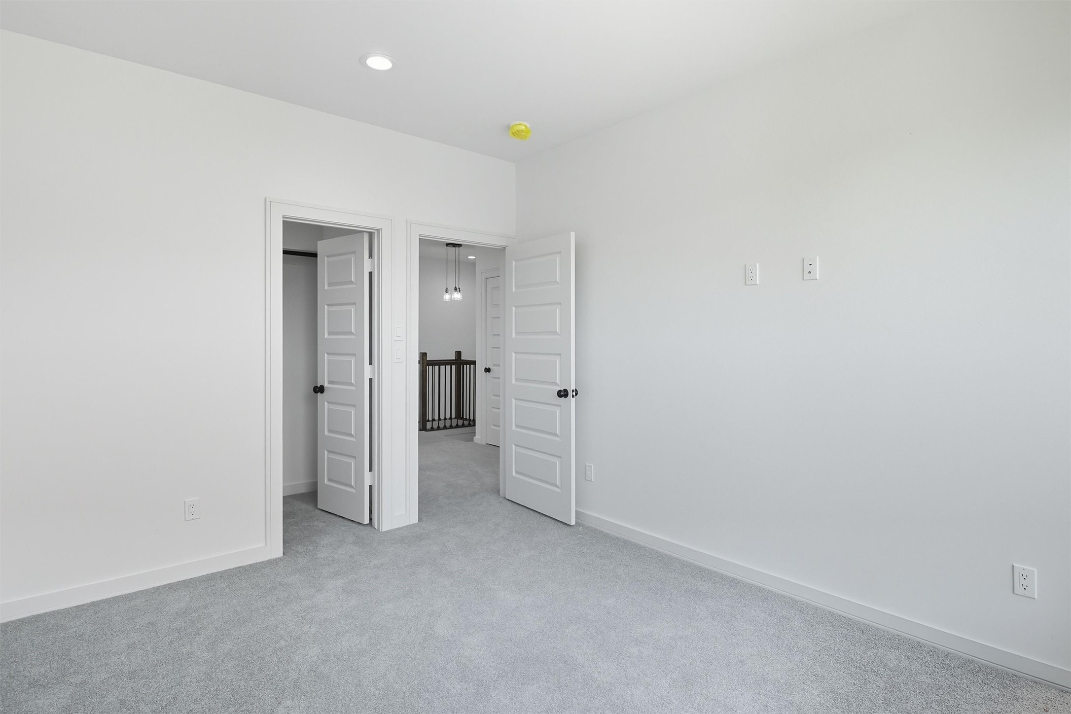 2924 El Fenice Lane Houston, TX 77057 - Photo 31 of 39 An alternate view of the room
highlights the location of the closet
and features recessed lighting for a
bright, modern feel.