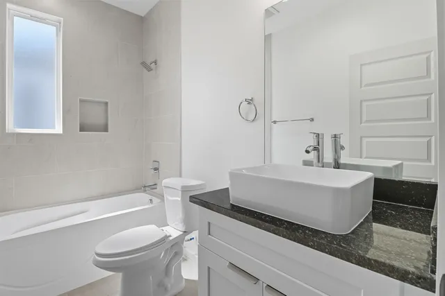 $3,200 | 2924 El Fenice Lane, Houston, TX 77057