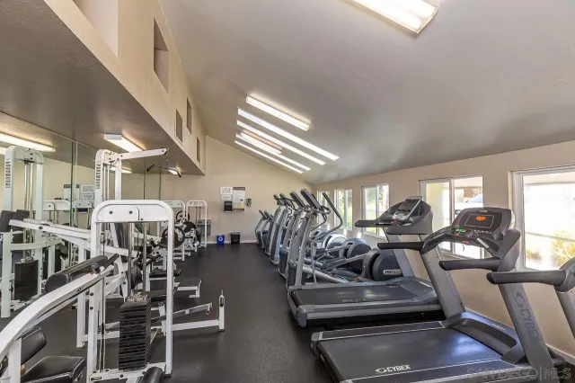 $2,500 | 8548 Via Mallorca, Unit B, La Jolla, CA 92037