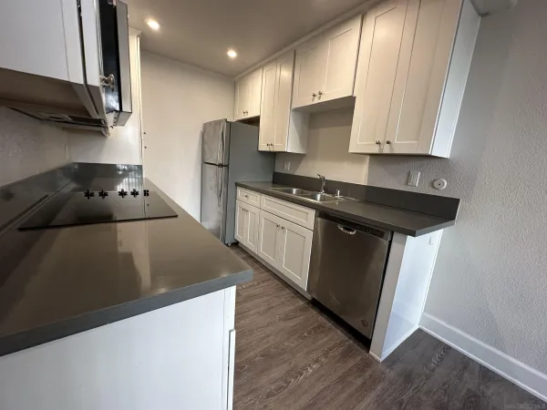 $2,500 | 8548 Via Mallorca, Unit B, La Jolla, CA 92037