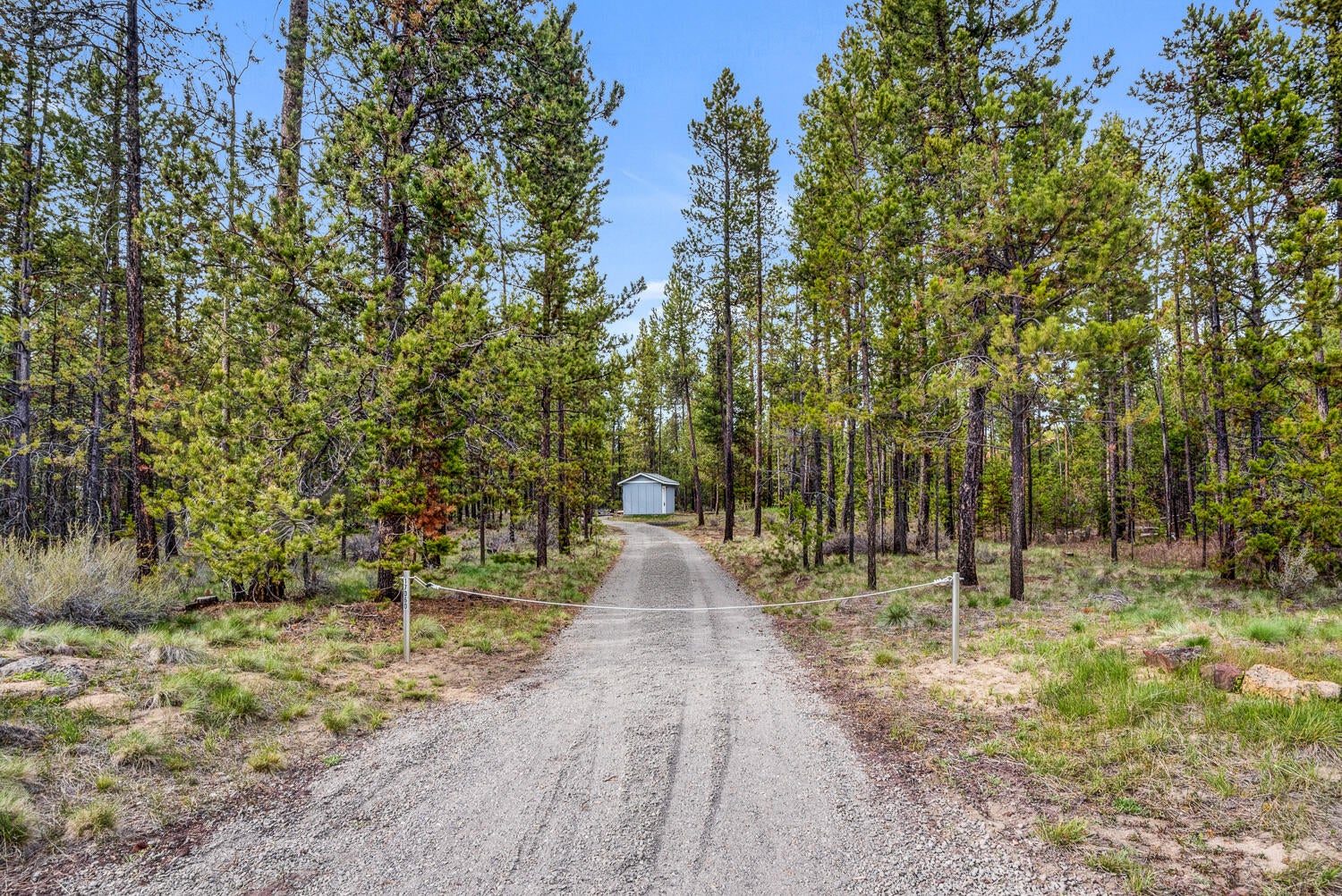 17060 Fontana Road Bend, OR 97707 - Photo 3 of 15 OReilly_20240501_1_308991_72ppi