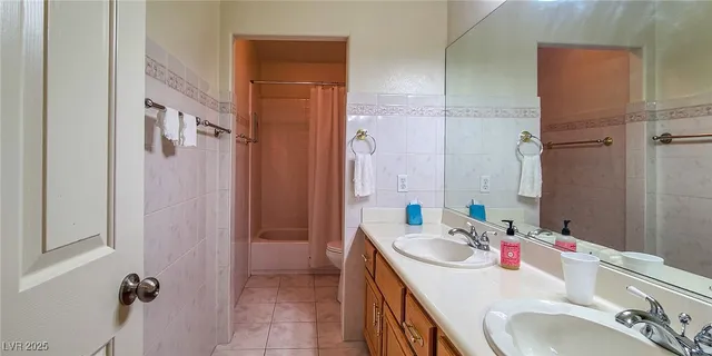 $1,095,000 | 4100 Highland Castle Court, Las Vegas, NV 89129