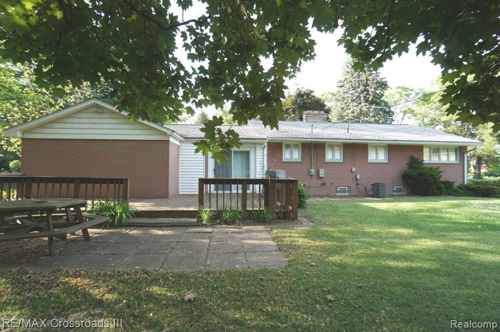 44891 Robson Road Belleville, MI 48111 - Photo 16 of 16 BACK.jpg