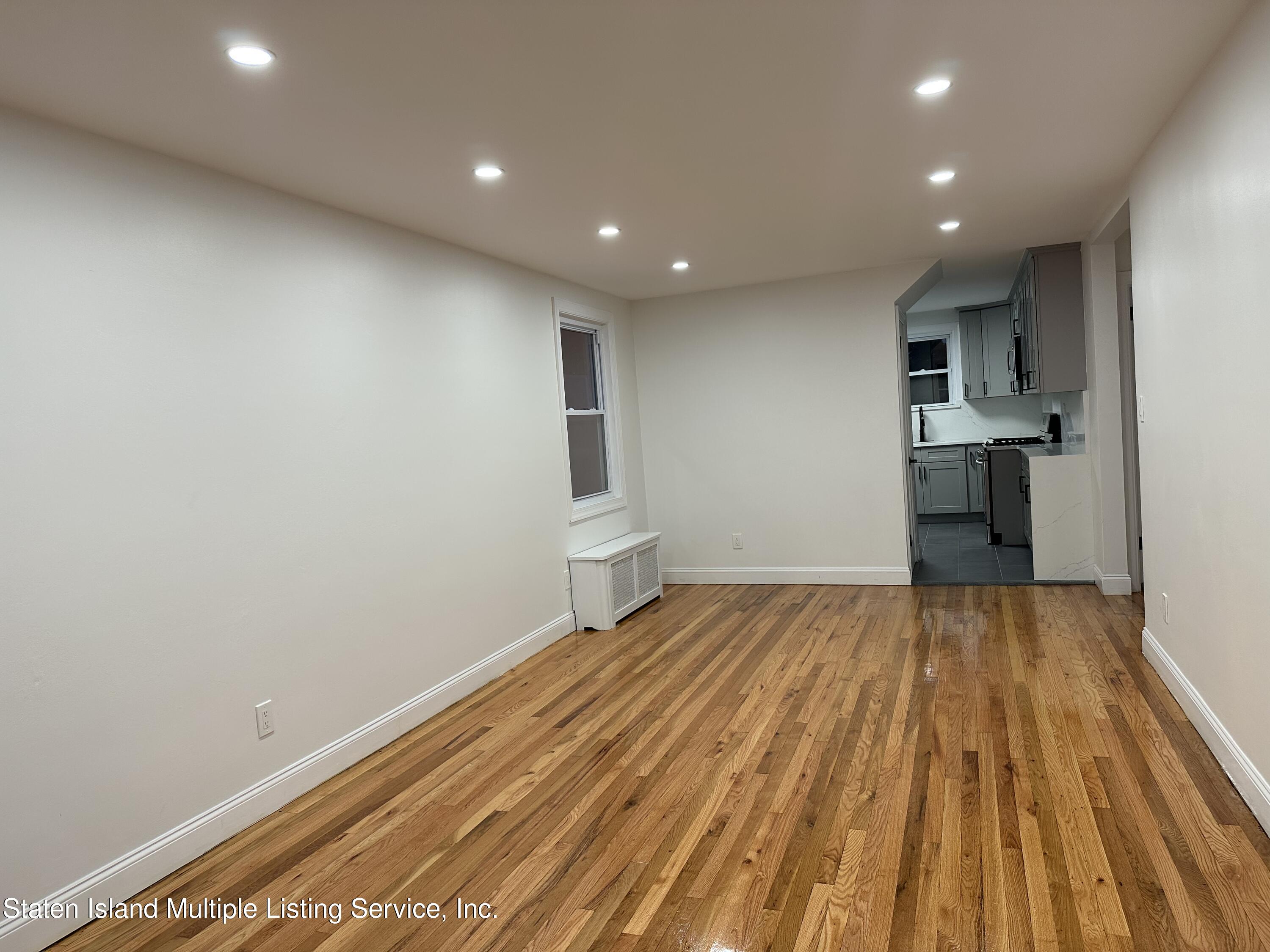 29 Governor Road Staten Island, NY 10314 - Photo 4 of 21 A5B9A232-5626-466A-9479-CD345A57DEE7