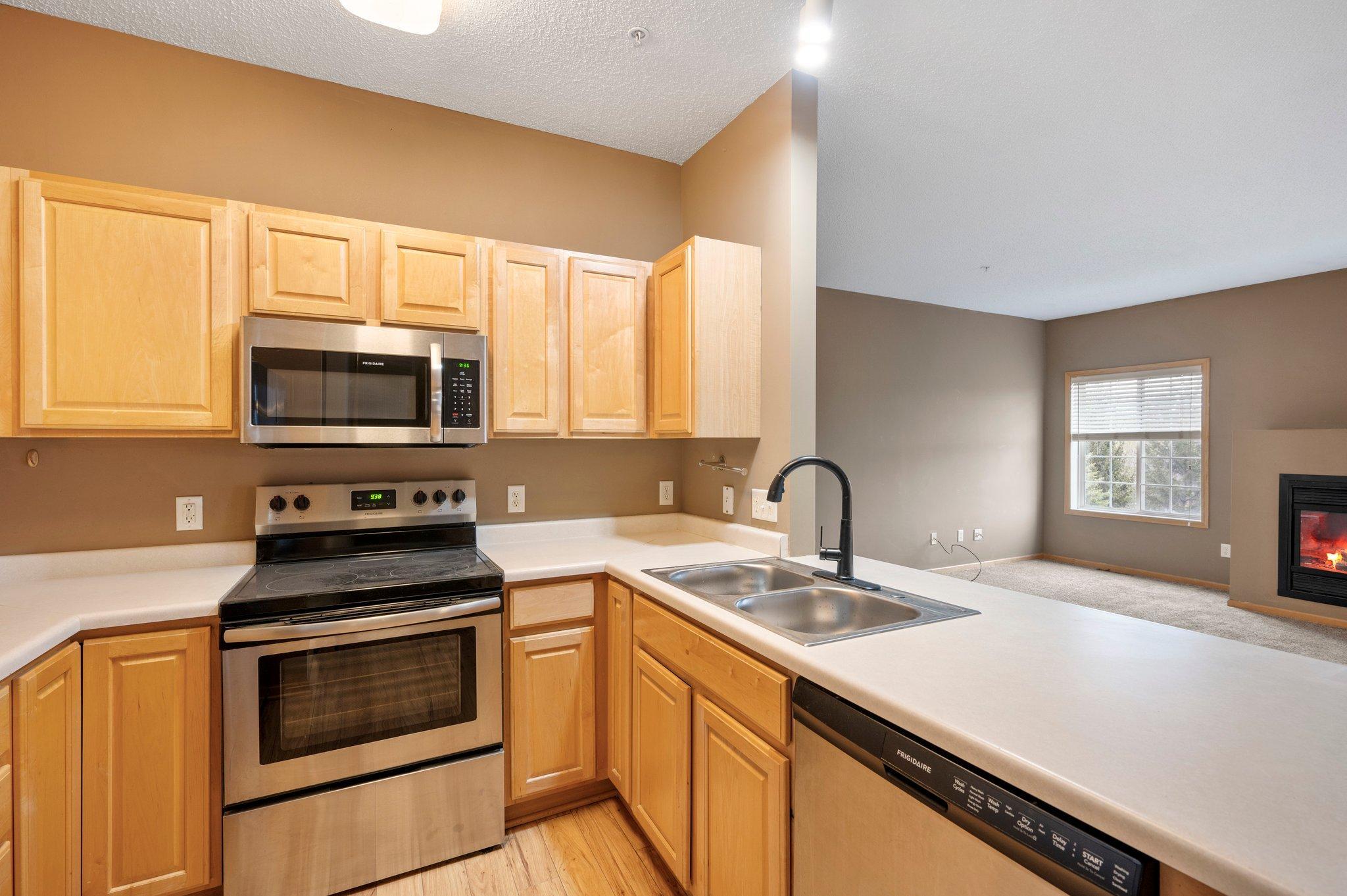 6554 Merrimac Lane North Maple Grove, MN 55311 - Photo 2 of 20