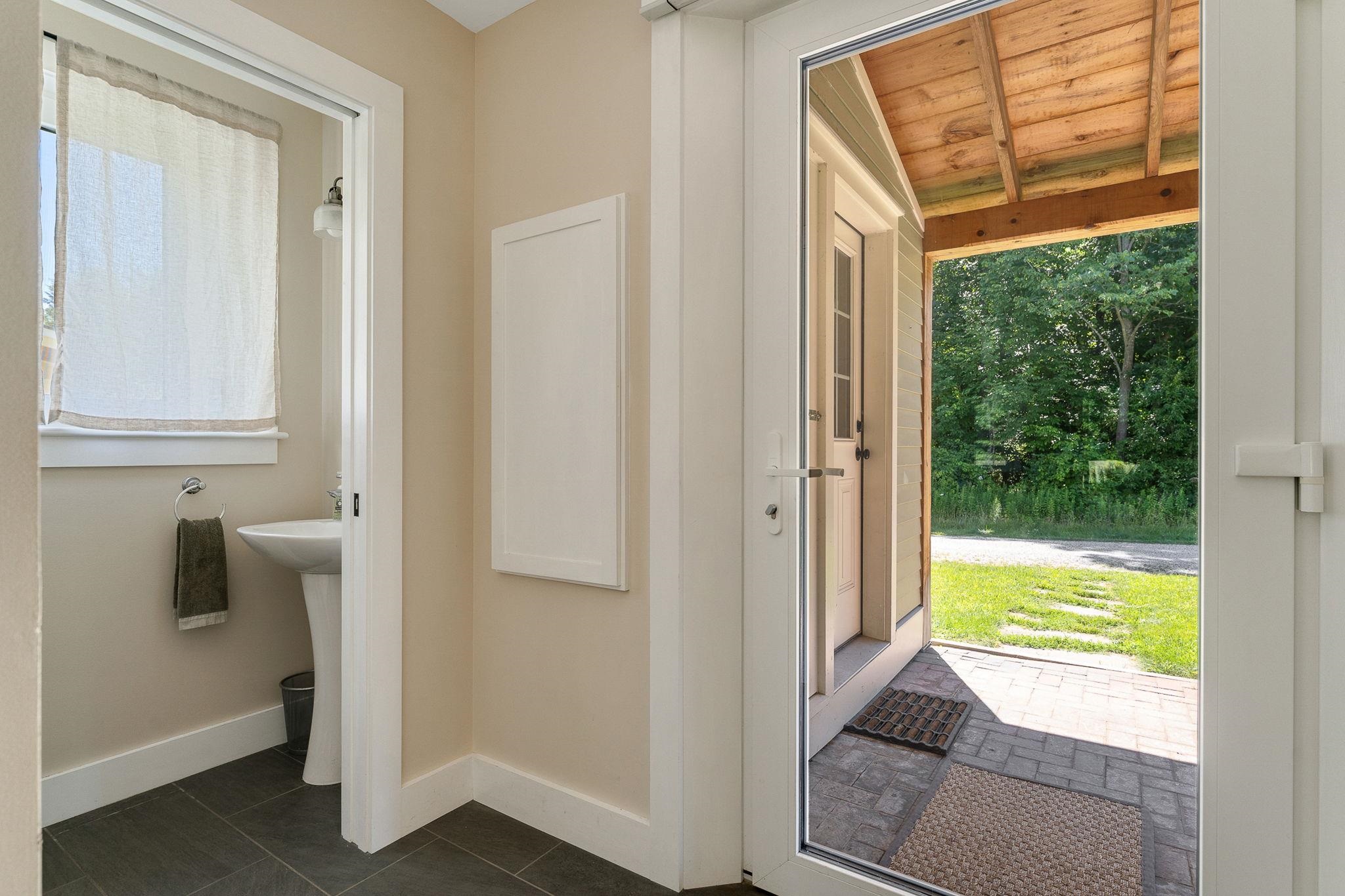 22 Common Way Charlotte, VT 05445 - Photo 5 of 42