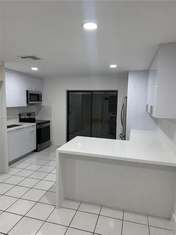 $3,500 | 9510 Southwest 151st Court, Unit 1, Miami, FL 33196