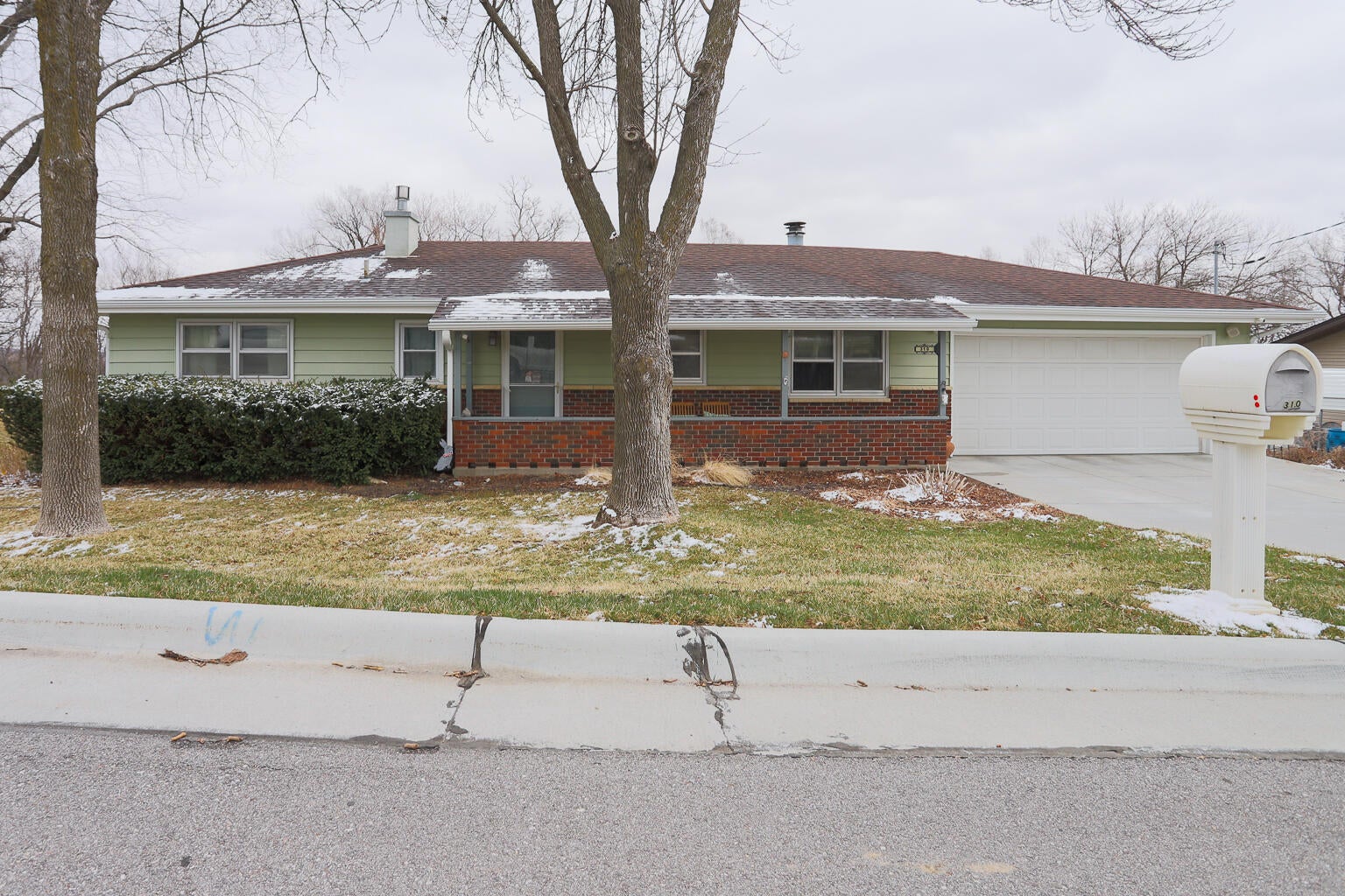 310 Wendy Heights Road Council Bluffs, IA 51503 - Photo 2 of 31 Gallery Image 2