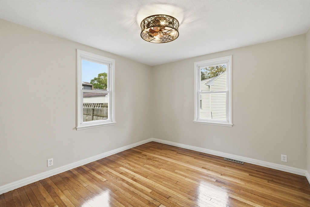 23 Gilman Street Springfield, MA 01118 - Photo 18 of 41